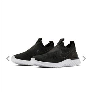 Nike Epic Phantom React Flyknit Running Sneakers